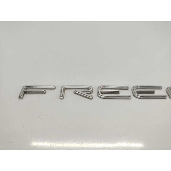 Emblema Letreiro Tampa Traseira Fiat Freemont 2.4 2011