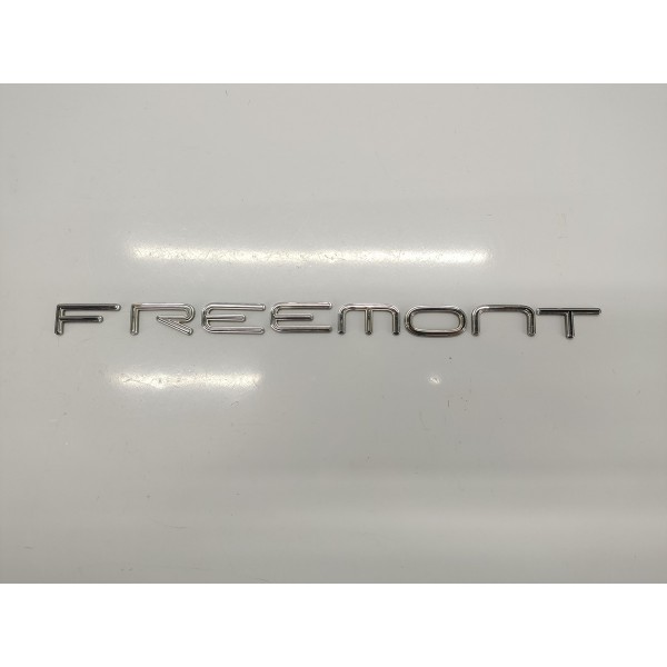 Emblema Letreiro Tampa Traseira Fiat Freemont 2.4 2011