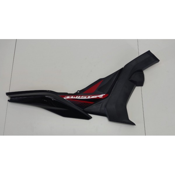 Carenagem Lateral T.d Honda Cb250 Twister 2021 77215