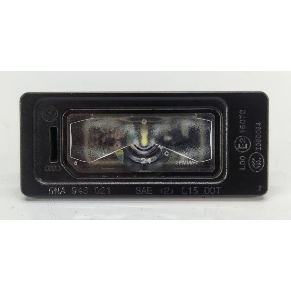 Luz Placa Volkswagen Jetta Gli 230cv 2019 5na943021